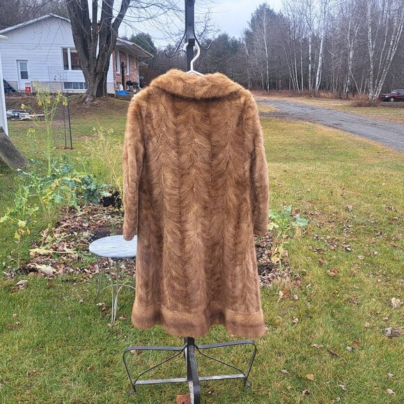 Vintage Mink Fur Coat - Picture 7 of 11